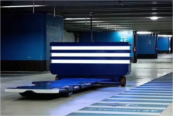 法国机场使用机器人代客泊车 节省时间节约空间
